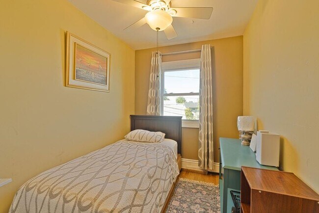 Building Photo - 3508 Givernaud Terrace