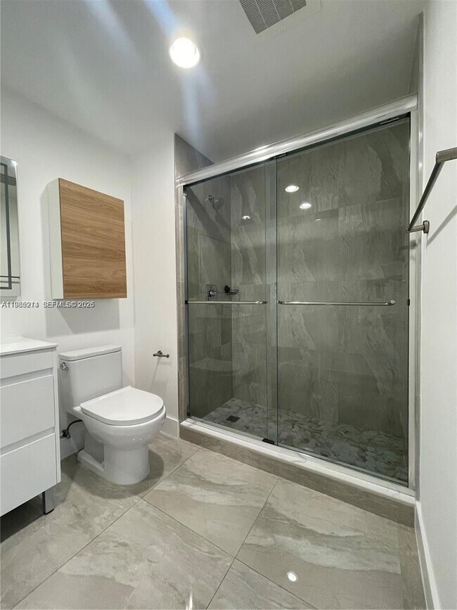 Building Photo - 10 Aragon Ave