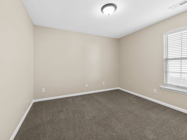 Building Photo - Beautiful 4 bedroom 2 bathroom house ready for you to call home!