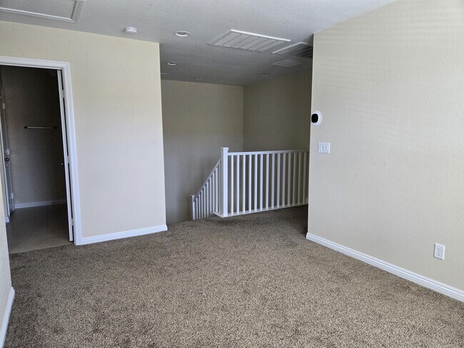 Building Photo - 3001 Camino Sereno Ave