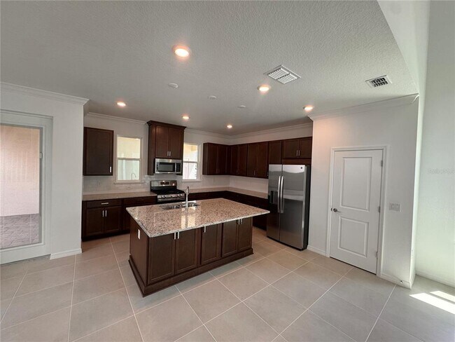 Building Photo - 14727 Field Daisy Dr