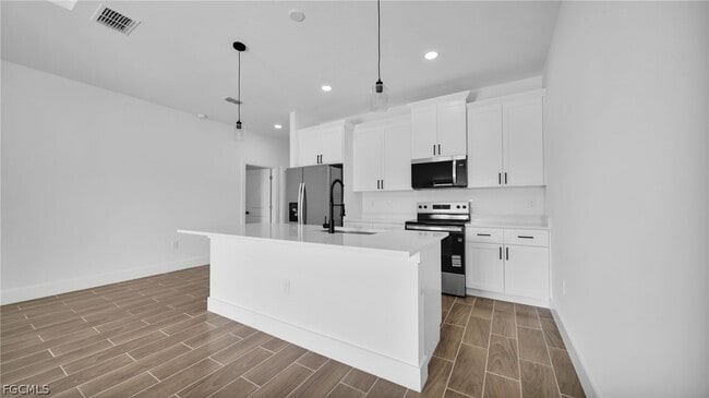 Building Photo - 4989-4991 Fairway Ct