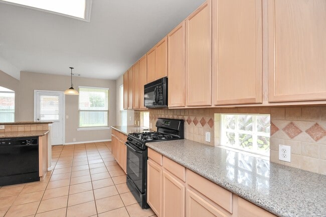 Building Photo - 8810 Sunforest Ln