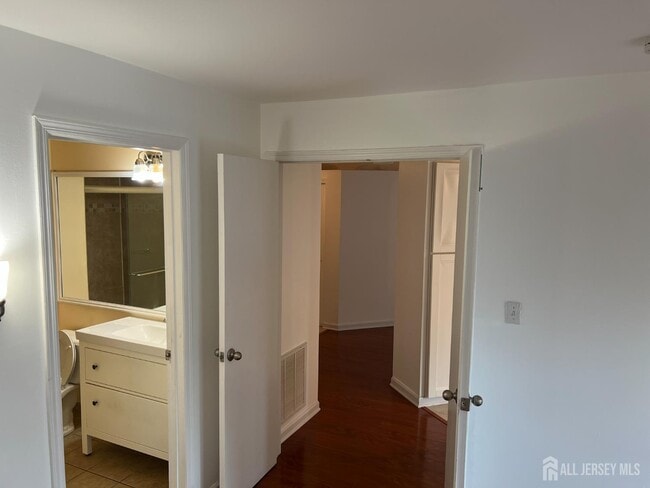 Building Photo - 7492 Elm Ct