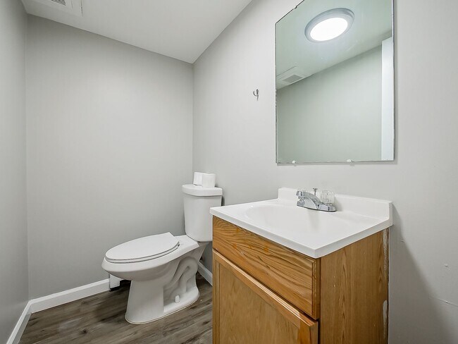 Building Photo - Easy Living in White Lake 2 Bed Home in Great Location