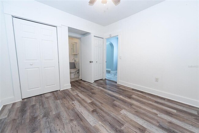 Building Photo - 618 25th St W