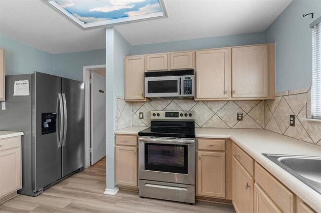 Building Photo - 130 Siebert Dr