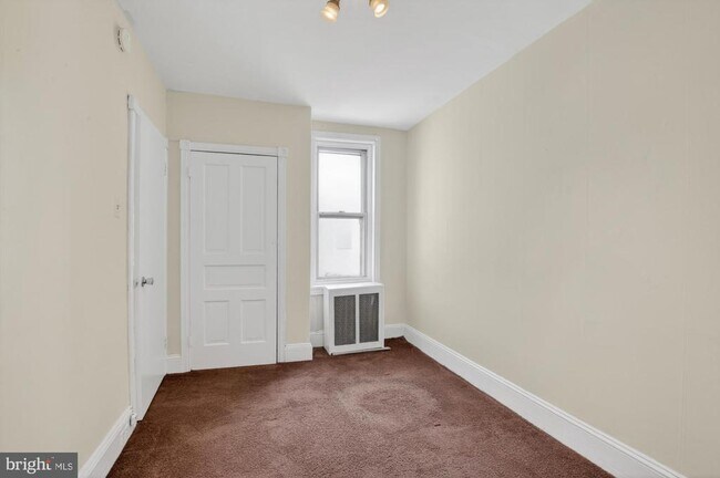 Building Photo - 1519 Emily St