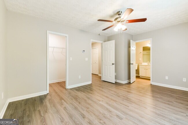 Building Photo - 1563 River Main Ct