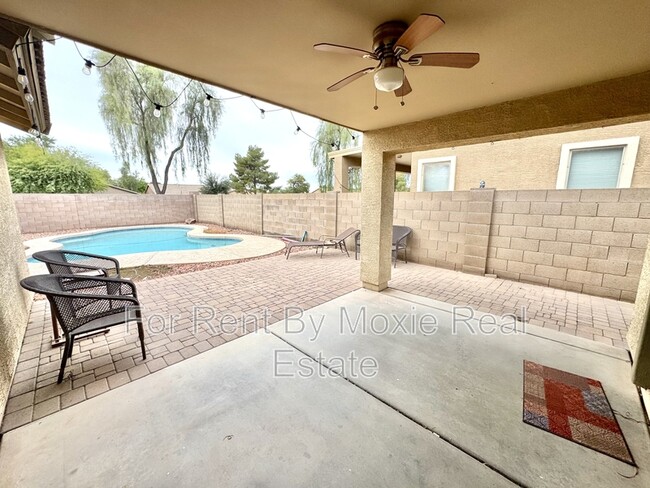 Building Photo - 43385 W Chisholm Dr