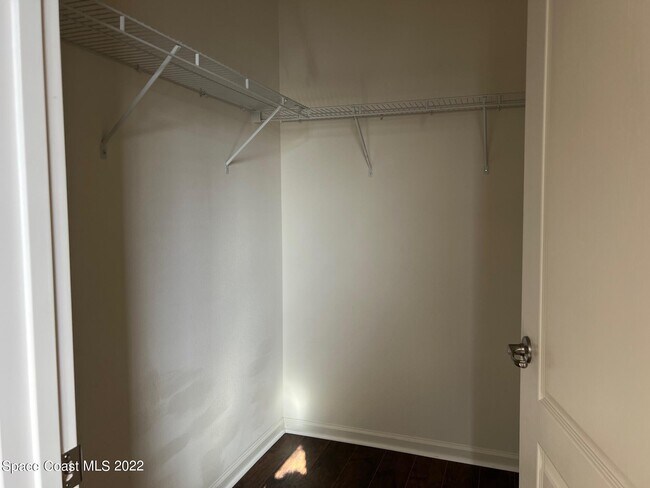 Building Photo - 728 Remington Green Dr SE