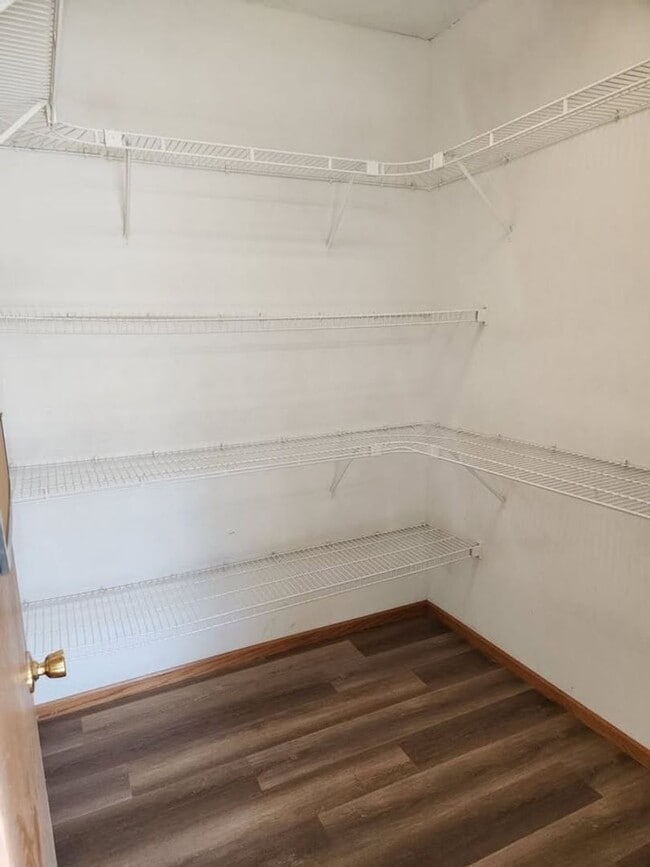 Building Photo - 825-827 Gohres St