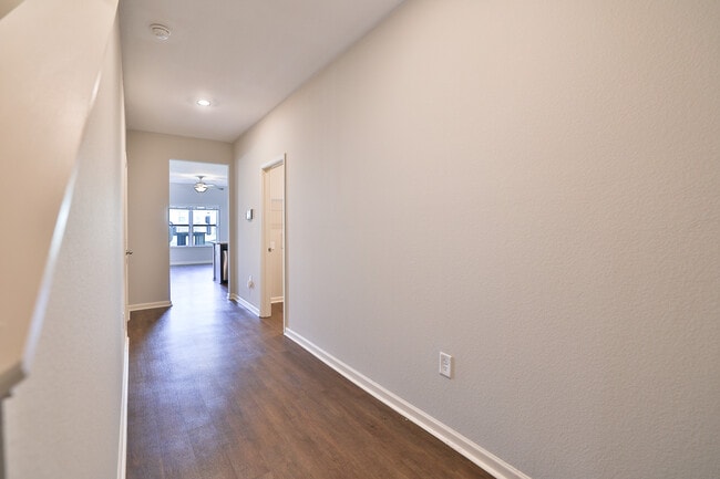 Building Photo - 6393 Raibow Row