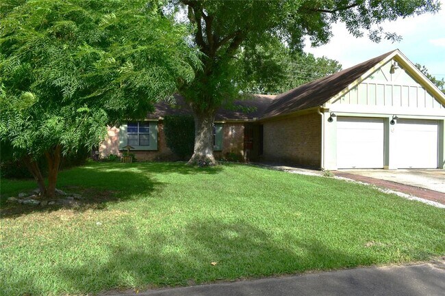 Building Photo - 12706 Highmanor Dr