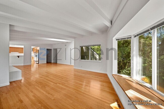 Building Photo - 18463 Almond Rd