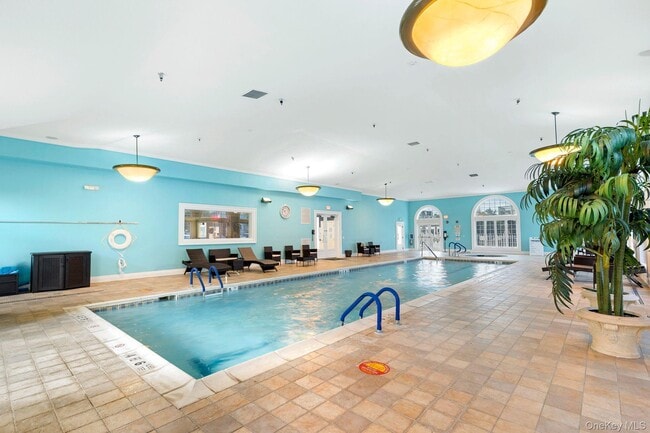 Building Photo - 702 Equestrian Way