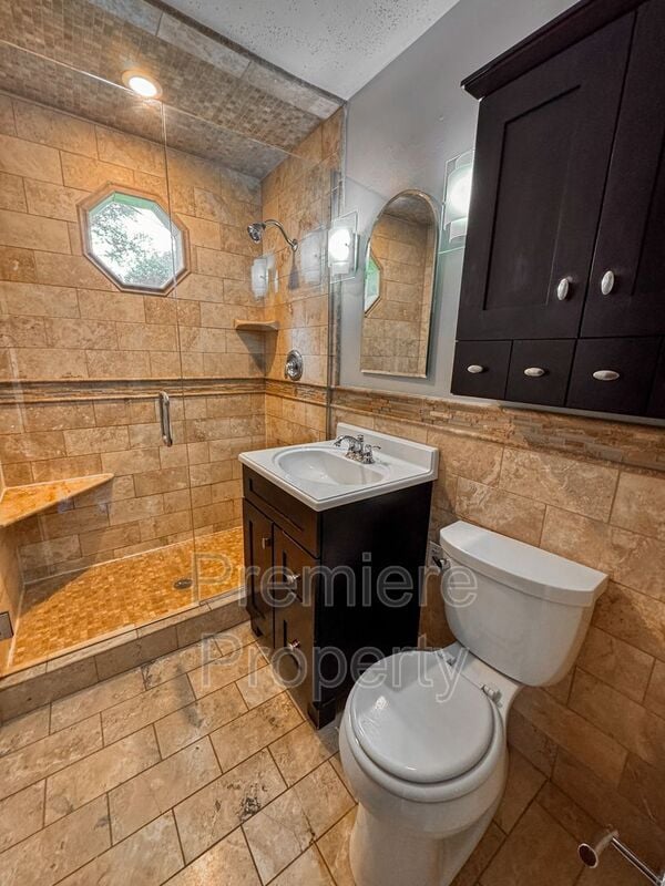Building Photo - 3029 W 74th St
