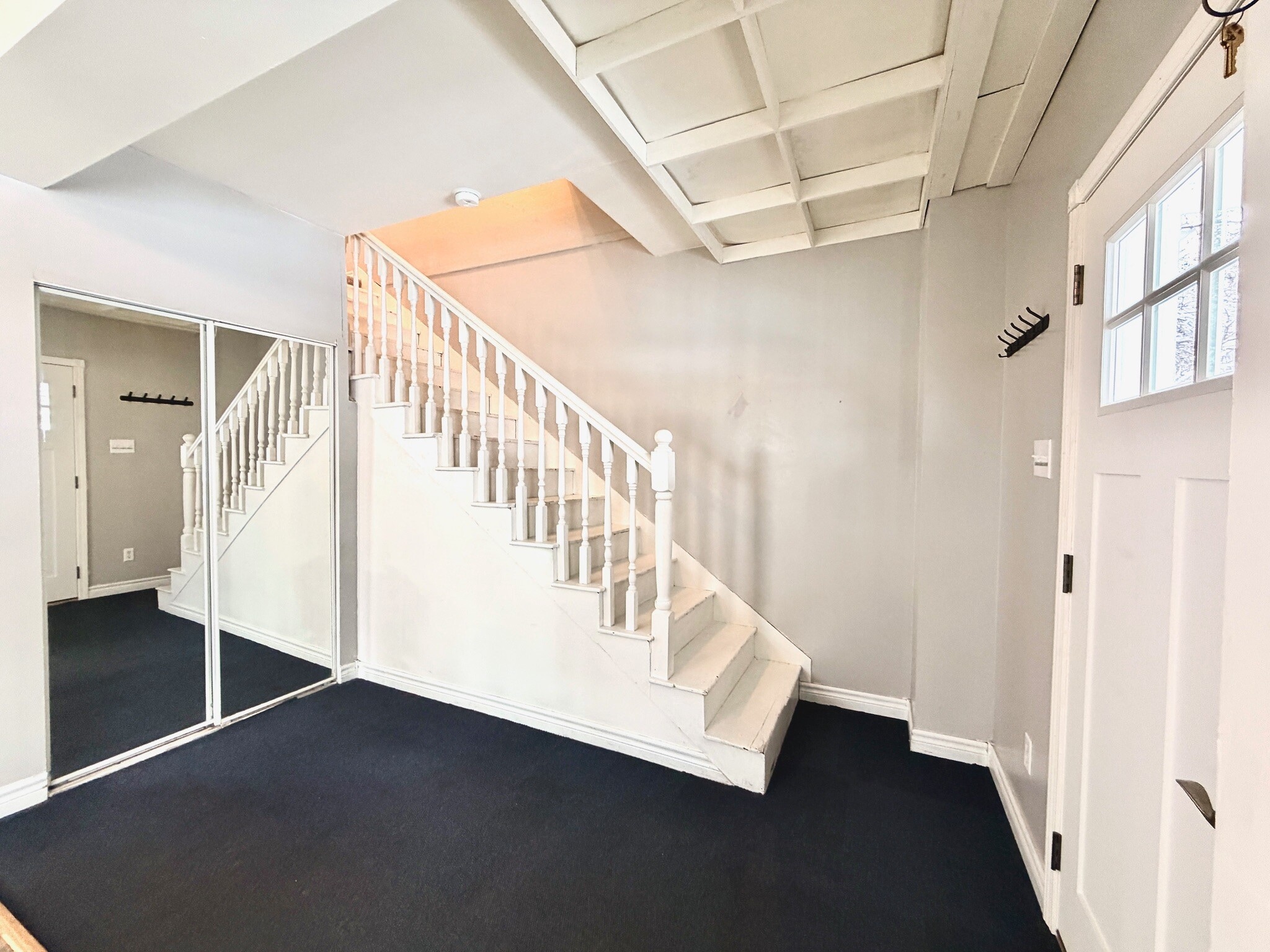 Building Photo - 924 Electric Ave