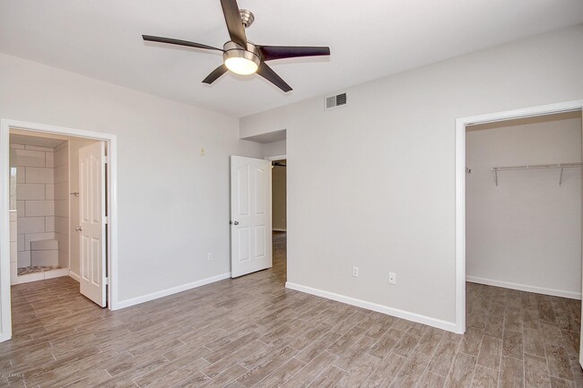 Building Photo - 16013 S Desert Foothills Pkwy