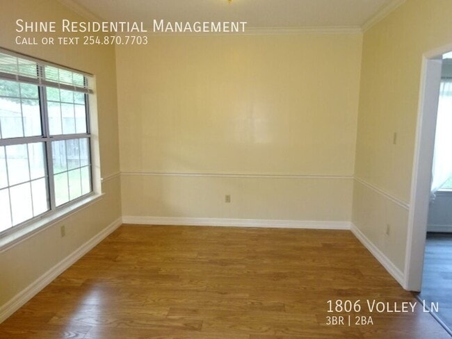 Building Photo - 1806 Volley Ln