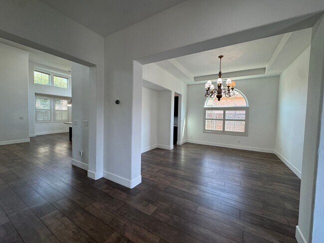 Building Photo - Welcome to the Quail Lake Gated Community!!!