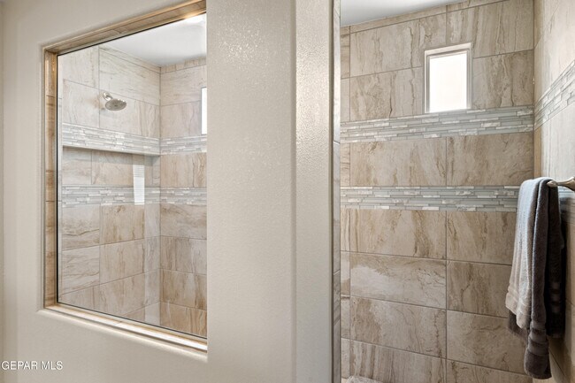 Building Photo - 12776 Hidden Edge Dr