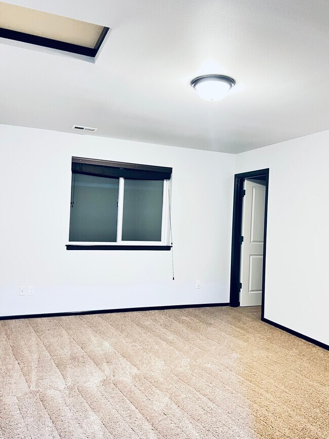 Building Photo - 5815 148th Pl NE