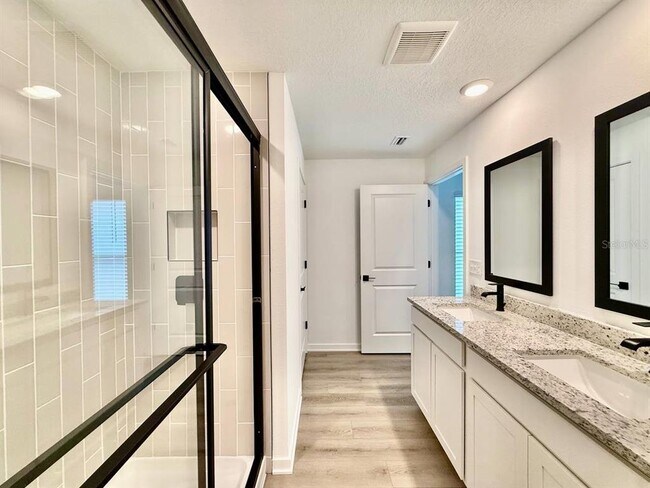 Building Photo - 5745 Helmsman Ct