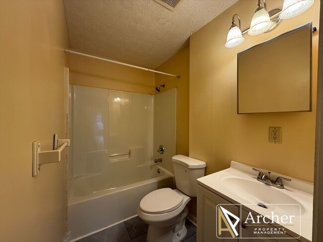 Building Photo - 98 Dougherty St