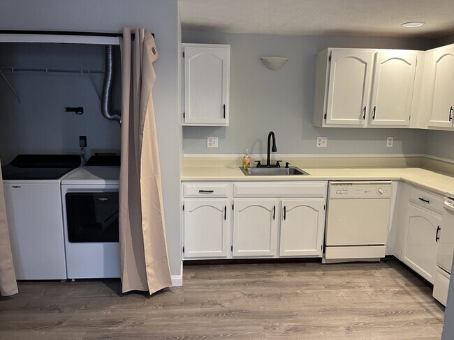 Building Photo - 39 Smithwheel Rd