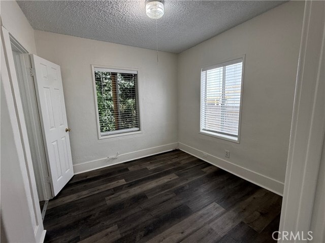 Building Photo - 1053 Loma Dr