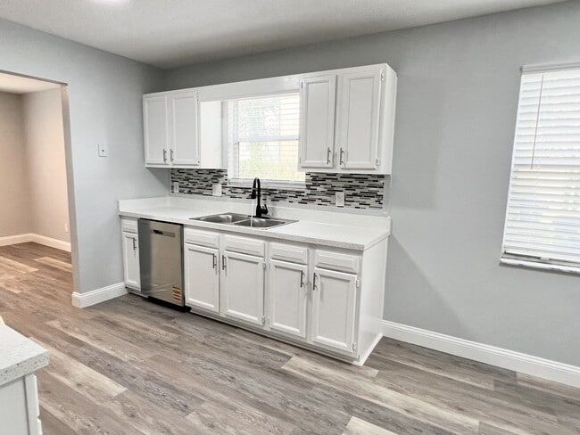 Building Photo - 11446 Skimmer Ct