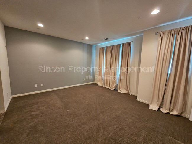 Building Photo - 2464- Blossom Ridge Ct