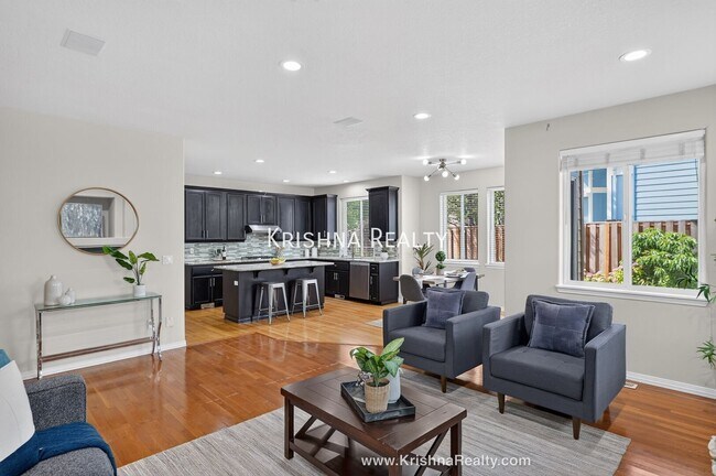 Building Photo - 14395 NW Lilium Dr