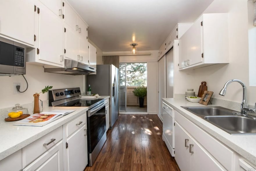 Building Photo - 290 Via Casitas