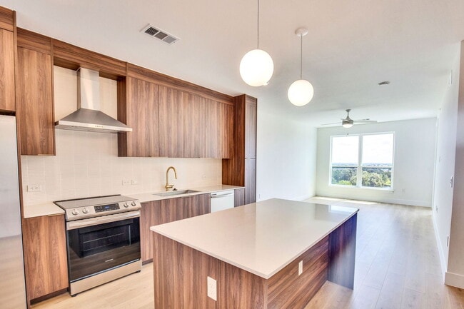 Building Photo - 1701 Simond Ave Ave