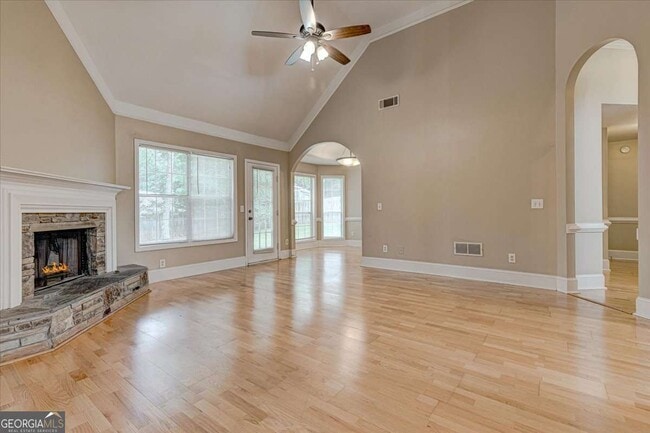 Building Photo - 25 Wisteria Cir