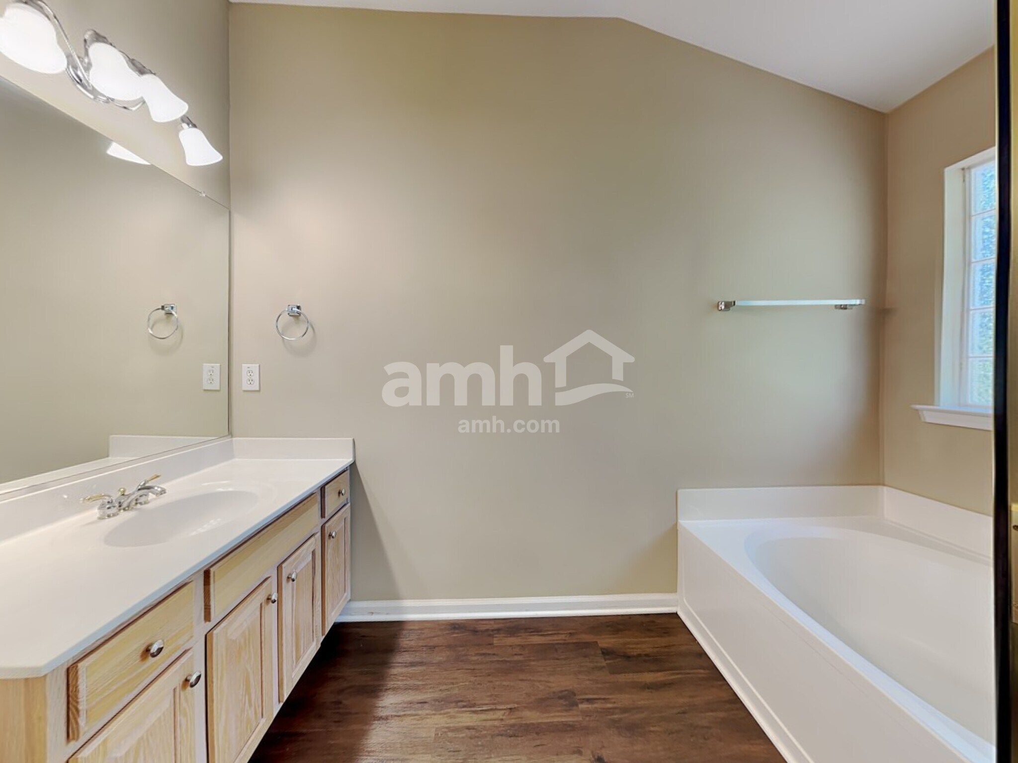 Building Photo - 4131 Crestview Place Dr