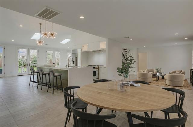 Building Photo - 2045 Marydale Rd