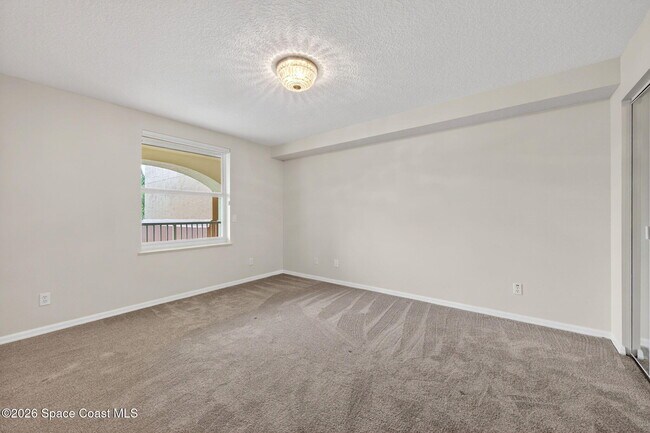 Building Photo - 102 Riverside Dr