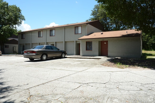 Primary Photo - Ridgewood Apartments