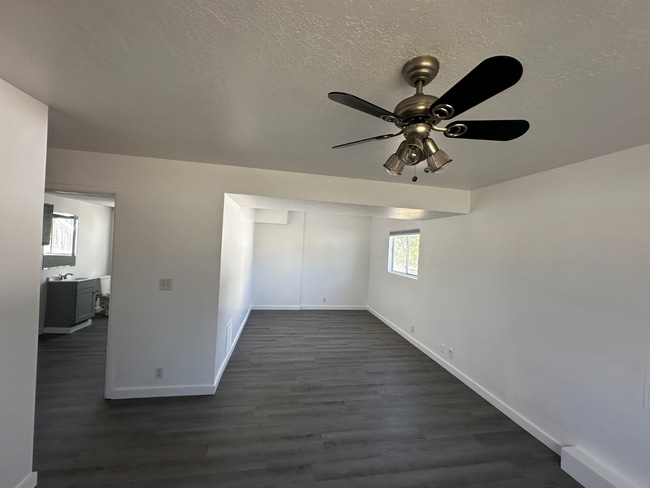 Building Photo - Charming 3-Bedroom Home for Rent in a Tran...
