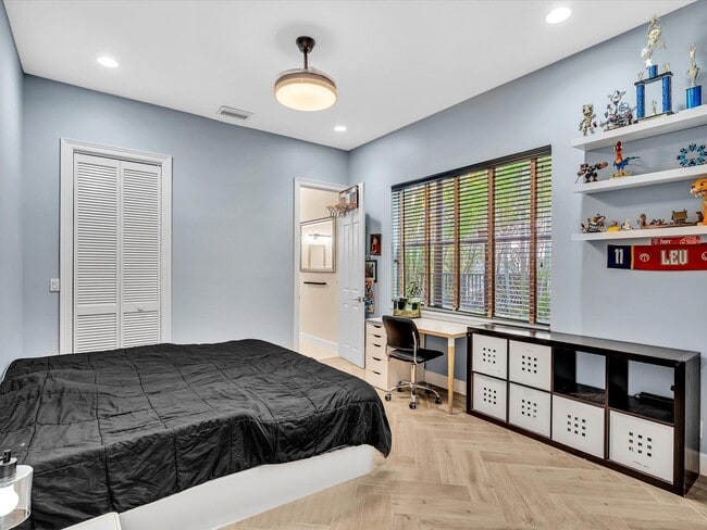 Building Photo - 6485 NW 32nd Way