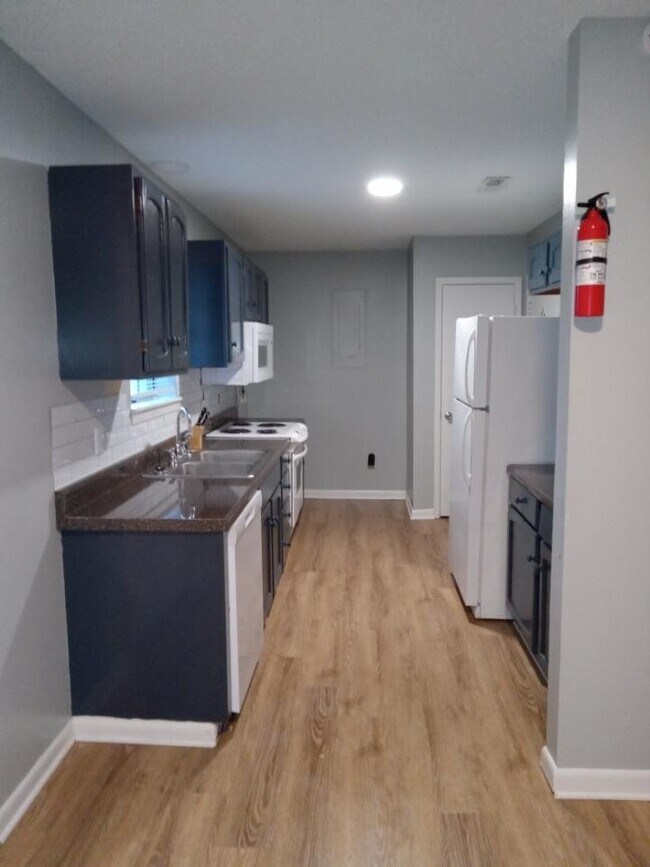 Building Photo - Pirate Cove Apartments D3-D4