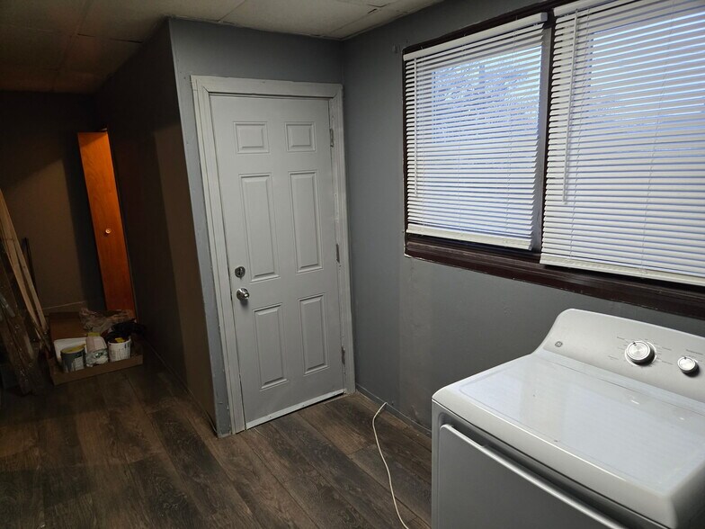 Building Photo - 10508 S Maryland Ave