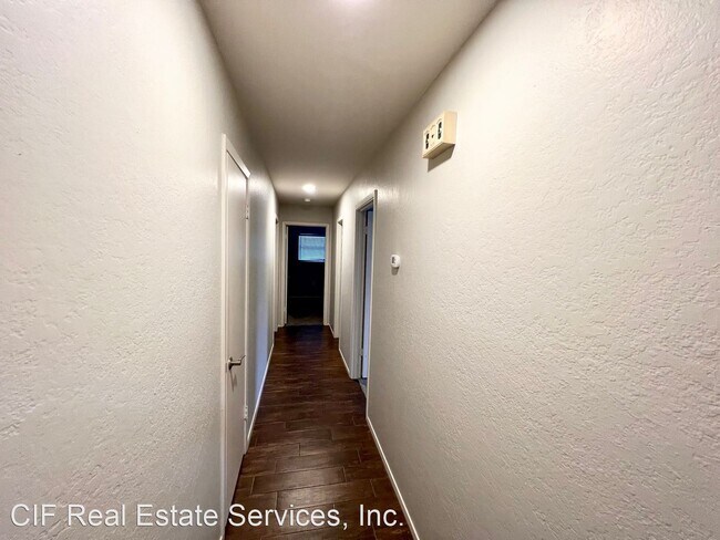 Building Photo - 3 br, 2 bath House - 3407 Oakridge Ln.