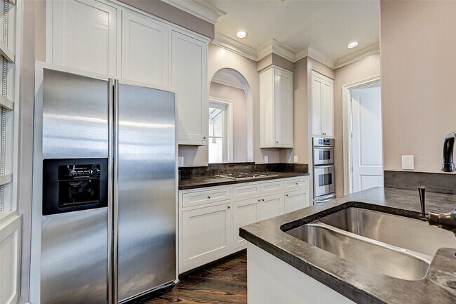 Building Photo - 3128 Alabama Ct
