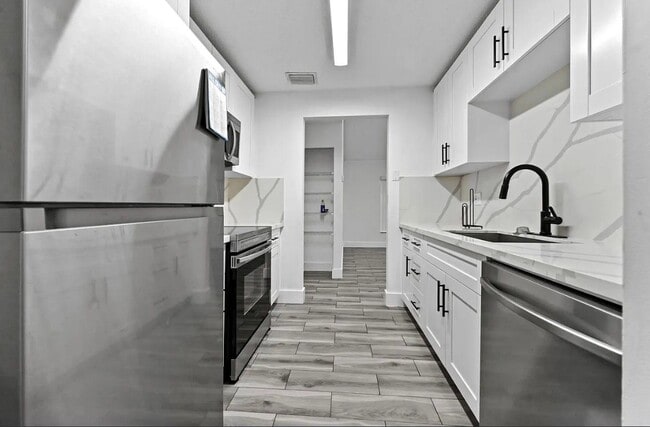 Building Photo - 1459 Summit Run Cir