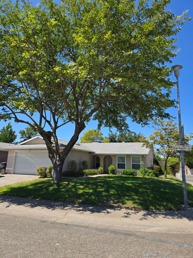 Building Photo - 4900 Earlcort Cir