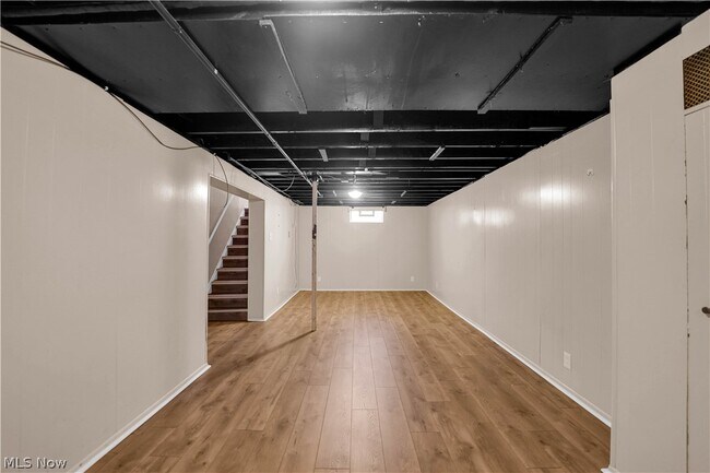 Building Photo - 18721 Fairway Ave